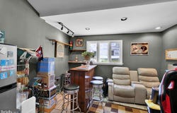 28 E FRONT Street, MOHNTON, PA 19540