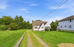 14 Sand Spring Rd, Morris Twp., NJ 07960-7152