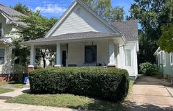 838 S DOUGLAS Avenue, Springfield, IL 62704