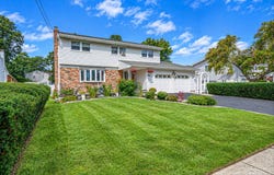 69A Erlanger Boulevard, North Babylon, NY 11703
