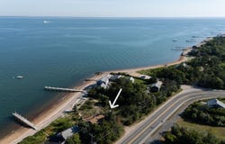 11 Beach Road, Oak Bluffs, MA 02557