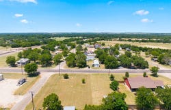 E 5th Street, Crawford, TX 76638