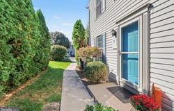 31 BATTENS Circle, LEOLA, PA 17540