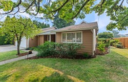 4154 5TH St, Hubbard, OR 97032
