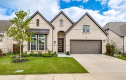 1717 Buttercup Avenue, Aubrey, TX 76227