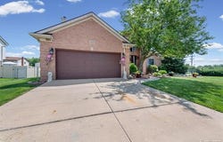 24909 Foxmoor Boulevard, Woodhaven, MI 48183