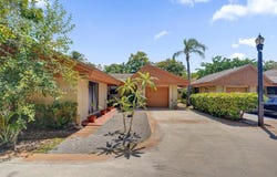 20475 NE 10th Place, Miami, FL 33179