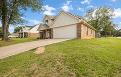703 Daniel St, Gladewater, TX 75647