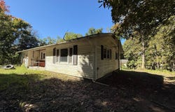17 Shetlerville Rd, Golconda, IL 62938