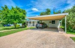 207 Hamilton Avenue, Ballinger, TX 76821