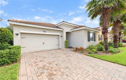 1047 OAK BLUFF Drive, DAVENPORT, FL 33837