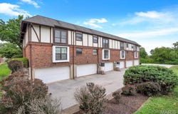 917 Claytonbrook Drive, Ballwin, MO 63011