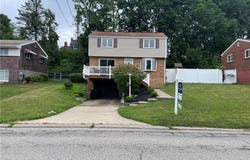 618 Arbor Ln, Pleasant Hills, PA 15236