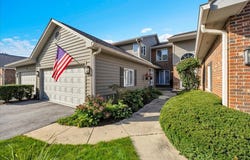 885 Saddlewood Drive, Glen Ellyn, IL 60137
