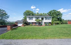 1206 Waverly Dr, Unity Twp, PA 15650
