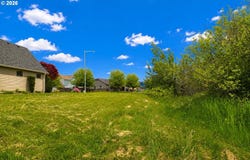623 ROSEMARY Way, Silverton, OR 97381
