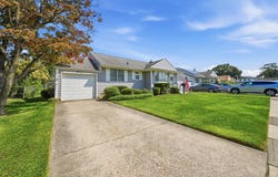 7 Crown Street, Hicksville, NY 11801