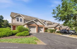 31 Oak Leaf Lane, East Stroudsburg, PA 18301