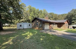47 RANDALL DRIVE, CENTREVILLE, AL 35042