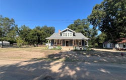 209 Pecan Street, Roxton, TX 75477