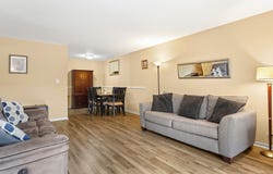 5 Kingery Quarter, Willowbrook, IL 60527