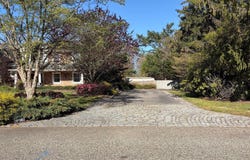 906 Thompson Drive, Bay Shore, NY 11706