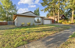 509 E PINEHURST Dr, Newberg, OR 97132