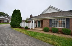8406 Eagle Creek Dr, Lyndon, KY 40222