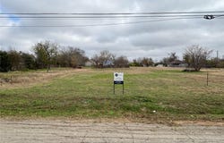1302 Frink St, Taylor, TX 76574