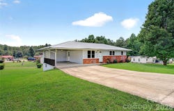 224 Cherokee Way, Marion, NC 28752