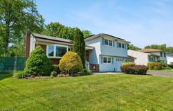 112 Pitt Rd, Springfield Twp., NJ 07081-2617