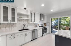 3674 Rossmoor Pkwy, Walnut Creek, CA 94595