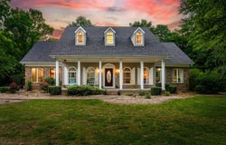 205 Blackhawk Drive, Carbondale, IL 62901