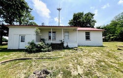 724 E South Avenue, Harrison, AR 72601