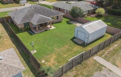 805 Craddock Ct, Smithville, TX 78957
