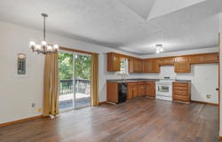 2015 N Benton Avenue, Springfield, MO 65803