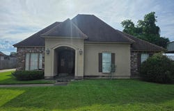 202 Allan Dr, Baton Rouge, LA 70815