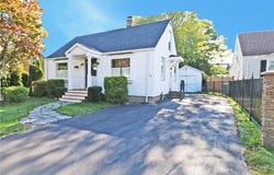 12 Beacon Terrace, Middletown, RI 02842