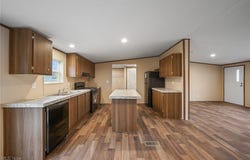 541 Lincoln Avenue, Struthers, OH 44471
