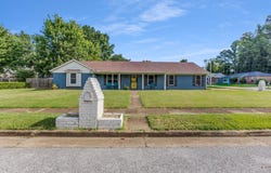 3972 BATTLEFIELD Dr, Memphis, TN 38128