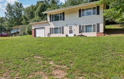 2101 Linnus Drive, High Ridge, MO 63049