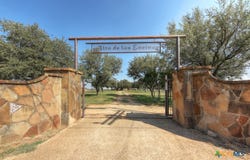 6887 Von Ormy Road, Von Ormy, TX 78073