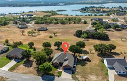 115 Lakeview Drive, Runaway Bay, TX 76426