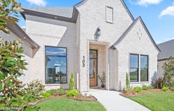103 Summit Heights Dr, Youngsville, LA 70592