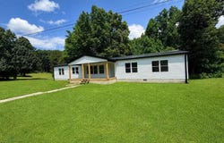 1035 Star Point Rd, Jamestown, TN 38556