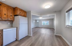 672 51ST St, Springfield, OR 97478
