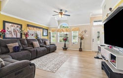 804 Clover Hill Lane, Cedar Hill, TX 75104