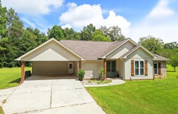 172 E Bond Road, Wiggins, MS 39577
