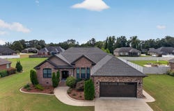 240 Creekside Circle, Gadsden, AL 35901