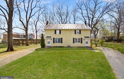 9 BURKE Circle, HAMILTON, VA 20158